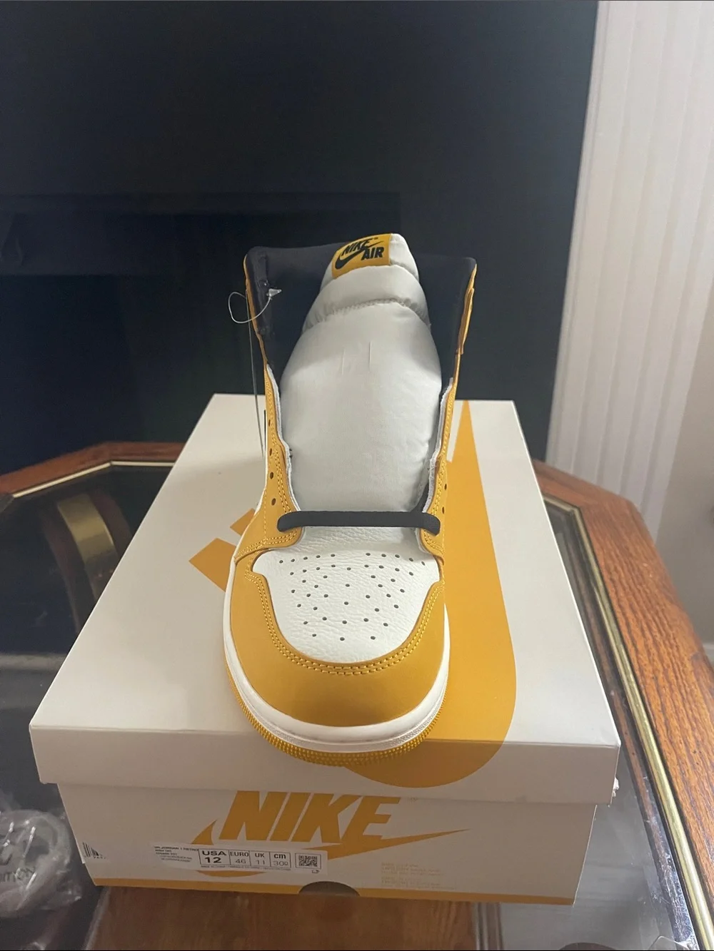 Nike Air Jordan 1 High - White, Yellow & Black